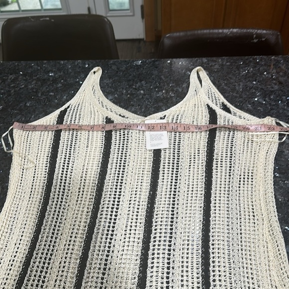 Elegant Cream and Black Striped Maxi Dress - Picture 4 of 7